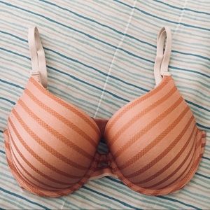 Victoria's Secret 32D Bra